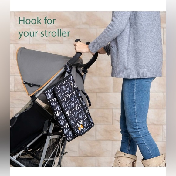 Lil Fox Portable Baby Changing Pad with Wipe Dispenser - Picture 8 of 8